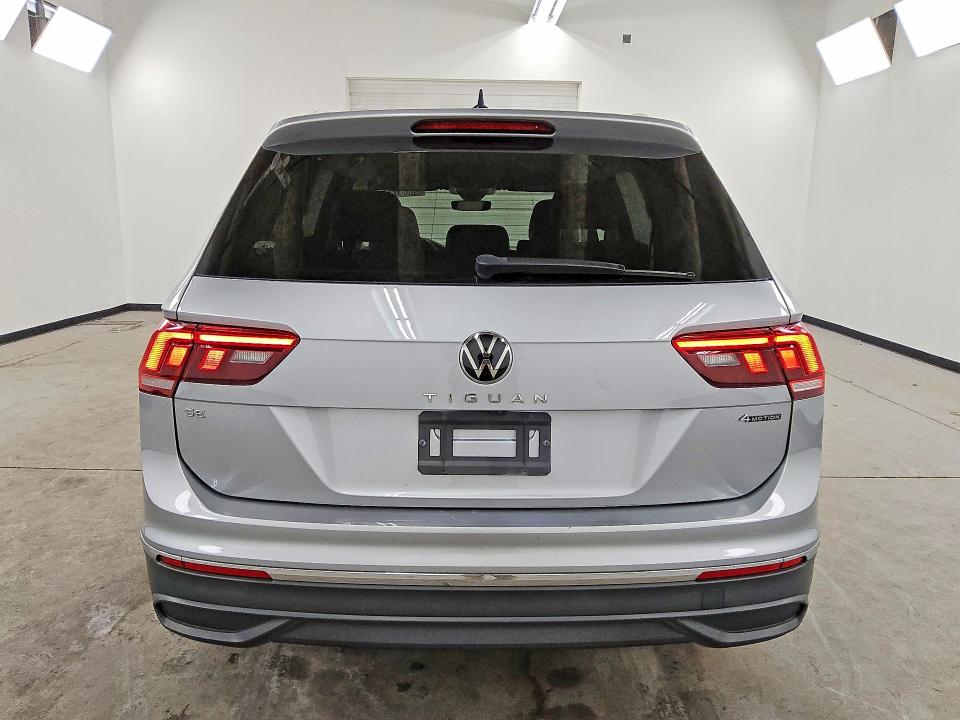 2022 Volkswagen Tiguan VIN 3VV2B7AX4NM142400 COPART salvage auction — MINOR DENT/SCRATCHES, Il - Certificate Of Title, sold $11,700 on 2026-07-28 (photo 6)