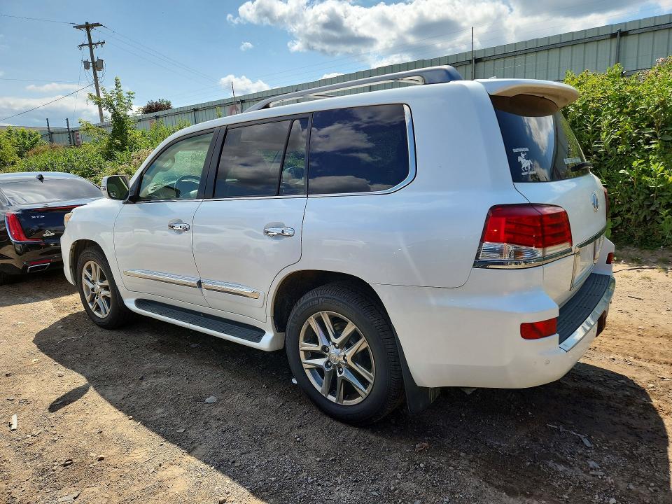 2013 Lexus Lx VIN JTJHY7AX1D4108252 COPART salvage auction — MINOR DENT/SCRATCHES, Mt - Dealer Only Clean Title, sold $13,800 on 2026-09-08 (photo 2)