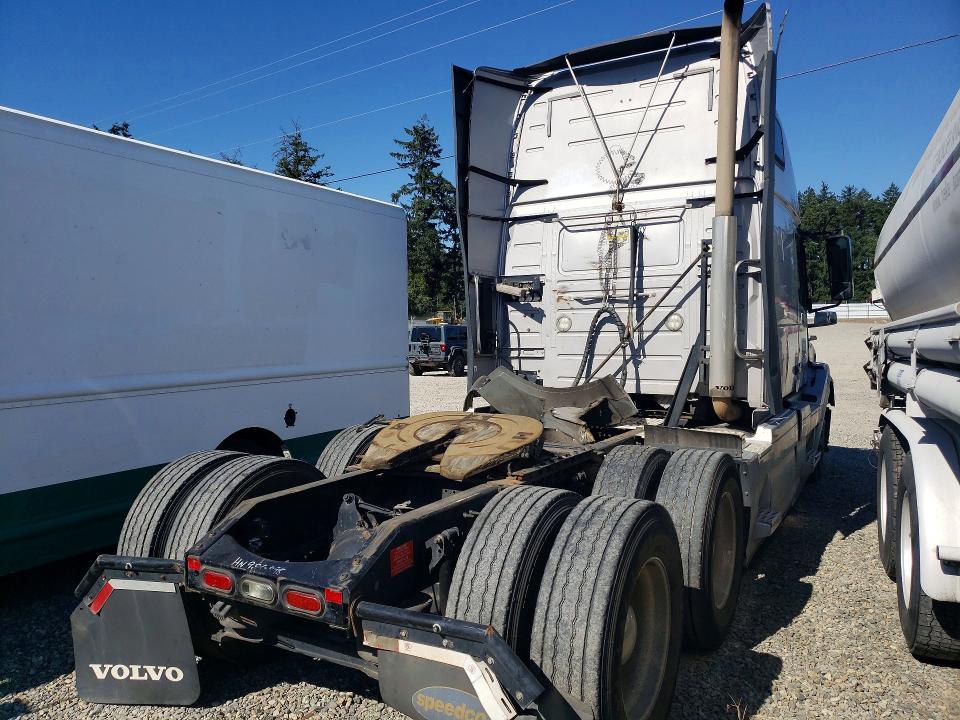 2017 Volvo Vn VIN 4V4NC9EH1HN986898 COPART salvage auction — MECHANICAL, Va - Certificate Of Title, sold $7,000 on 2026-09-15 (photo 3)