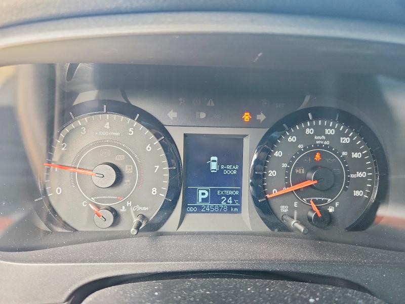 2016 Toyota Sienna VIN 5TDZK3DC7GS714125 COPART salvage auction — SIDE, ON - PERMIT NO BRAND - UNFIT, sold $1,100 on 2026-07-30 (photo 9)