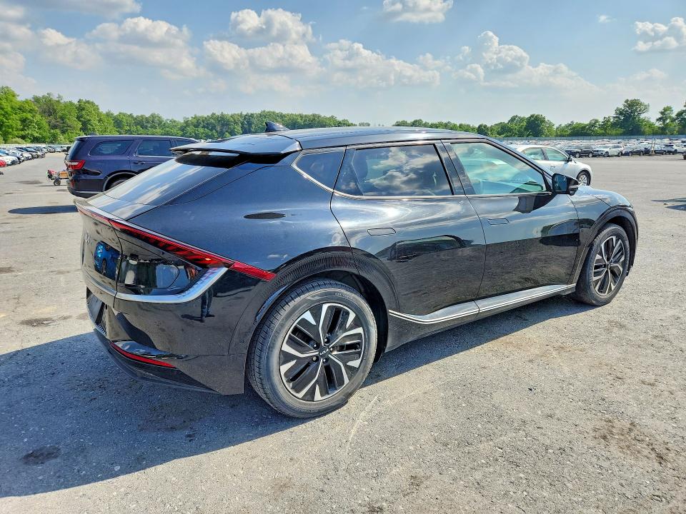 2022 Kia Ev6 VIN KNDC3DLC2N5043279 COPART salvage auction — MINOR DENT/SCRATCHES, Wv - Certificate Of Title (P), sold $4,600 on 2026-07-14 (photo 3)