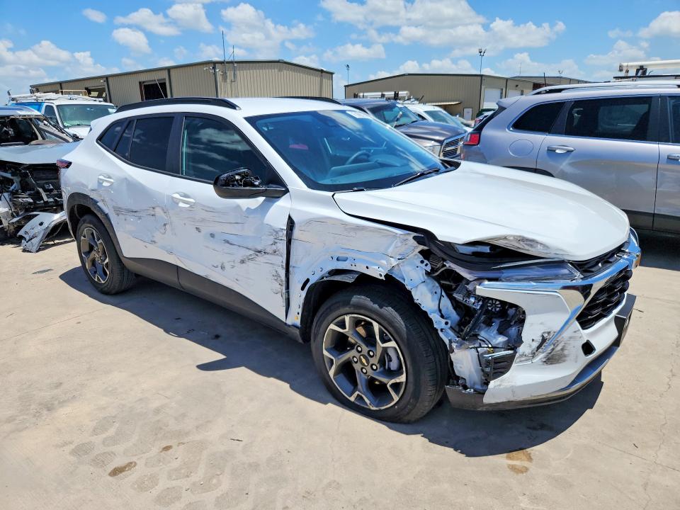 2026 Chevrolet Trax VIN KL77LHEP1TC191955 COPART salvage auction — FRONT END, TX - CERTIFICATE OF TITLE, sold $10,200 on 2026-07-15 (photo 4)