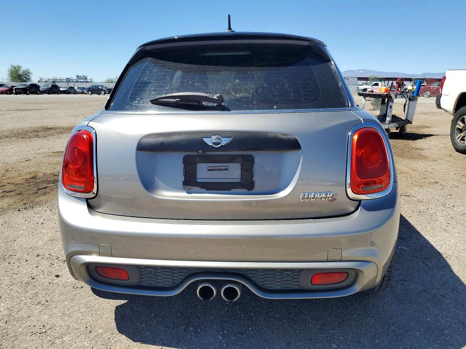 2017 Mini Cooper VIN WMWXU3C3XH2D33347 COPART salvage auction — BURN, Sc - Salvage Title, sold $275 on 2026-07-17 (photo 6)