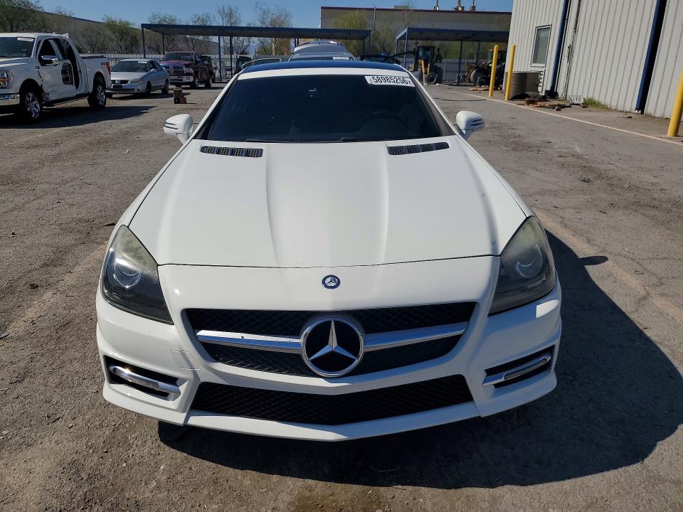 2015 Mercedes-benz Slk-klasse VIN WDDPK4HA9FF103457 COPART salvage auction — SIDE, Nv - Salvage Title, sold $2,000 on 2026-08-06 (photo 5)