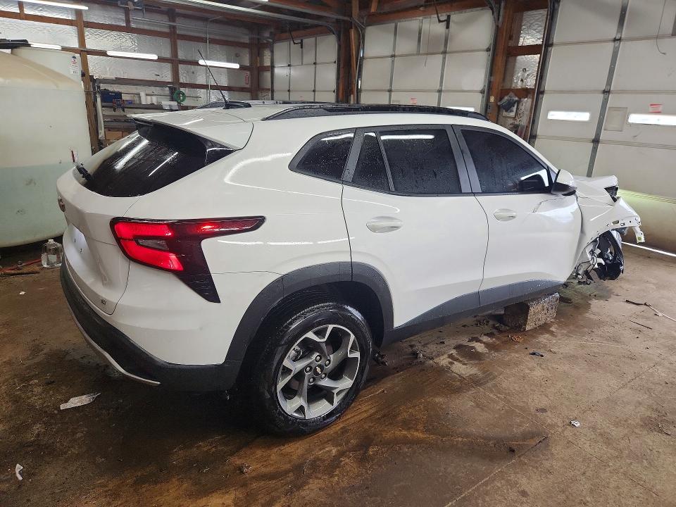 2025 Chevrolet Trax VIN KL77LHEP7SC182904 COPART salvage auction — FRONT END, IL - CERTIFICATE OF TITLE, sold $9,100 on 2026-07-14 (photo 3)