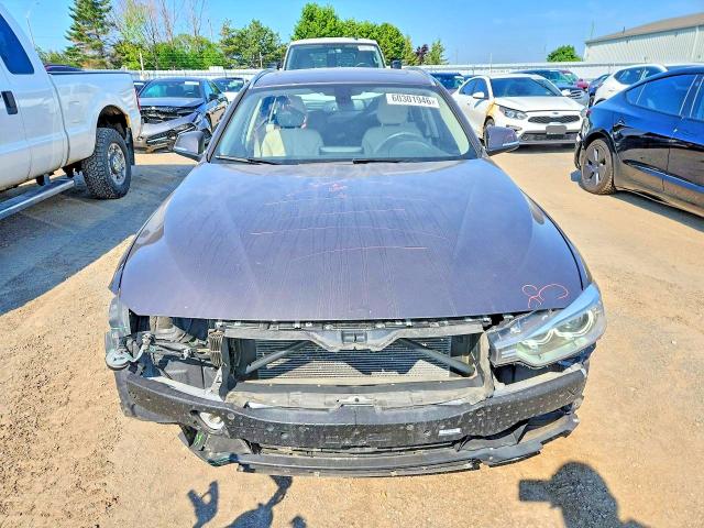2014 BMW 3er VIN WBA3G7C50EF186259 COPART salvage auction — FRONT END, ON - PERMIT NO BRAND - UNFIT, sold $2,800 on 2026-07-28 (photo 5)