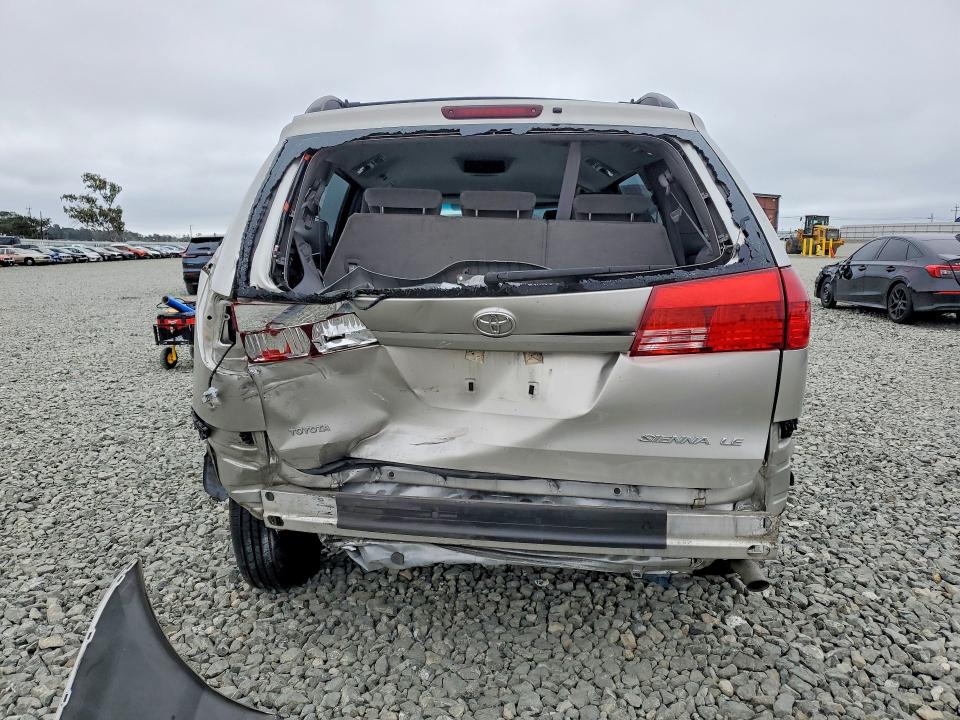 2004 Toyota Sienna VIN 5TDZA23C14S209837 COPART salvage auction — REAR END, CA - SALVAGE CERTIFICATE, sold $600 on 2026-07-20 (photo 6)