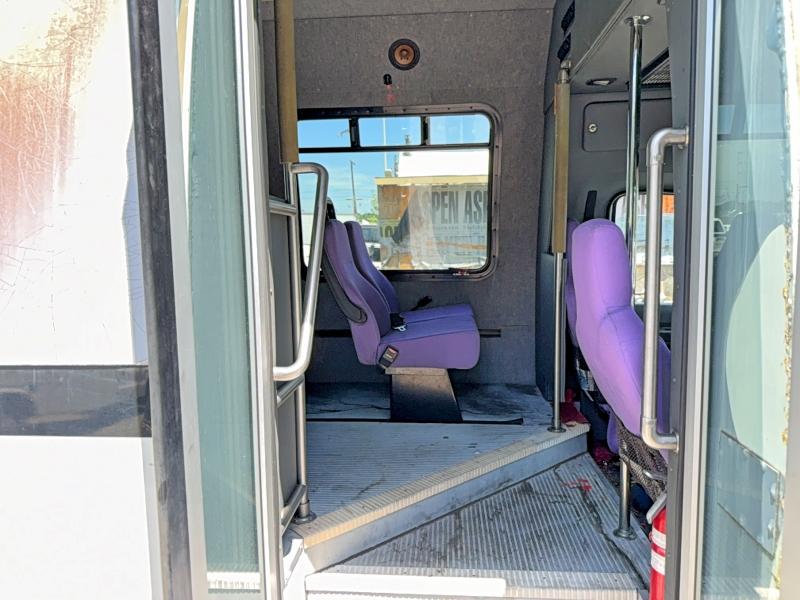 2010 Ford Econoline VIN 1FDXE4FSXADA45159 COPART salvage auction — NORMAL WEAR, Fl - Dealer Only Clean Title (P), sold $525 on 2026-07-09 (photo 6)