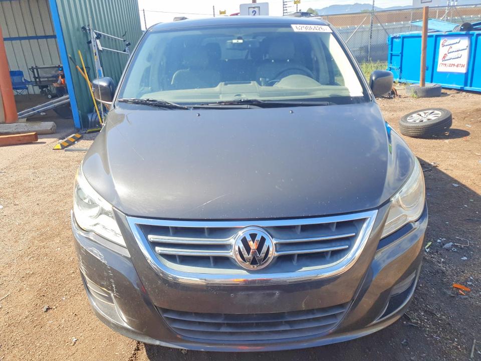 2012 Volkswagen Routan VIN 2C4RVABG2CR276327 COPART salvage auction — NORMAL WEAR, Co - Dis/Dlr/Exp Only Clean Title, sold $450 on 2026-08-05 (photo 5)