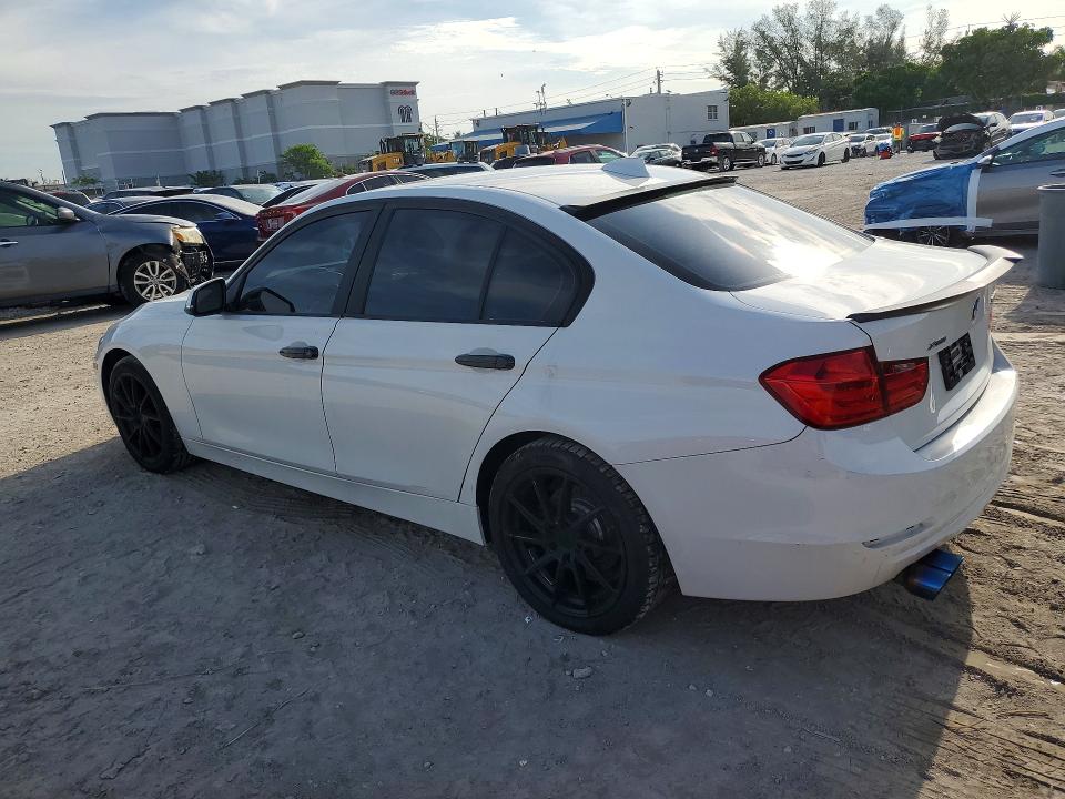 2014 BMW 3er VIN WBA3B5C57EP652654 COPART salvage auction — FRONT END, Mt - Certificate Of Title, sold $700 on 2026-08-21 (photo 2)