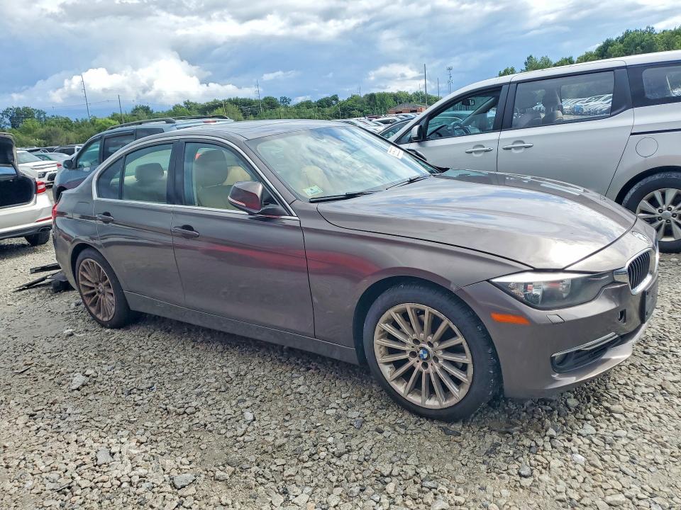 2013 BMW 3er VIN WBA3B3C54DF530326 COPART salvage auction — MECHANICAL, Ma - Cert Of Title-Reconstrctd Coll, sold $400 on 2026-08-20 (photo 4)
