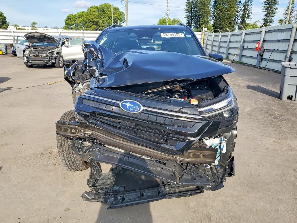 2025 Subaru Forester VIN JF2SLSTD5SH454129 COPART salvage auction — FRONT END, FL - CERTIFICATE OF DESTRUCTION, sold $5,900 on 2026-09-06 (photo 5)