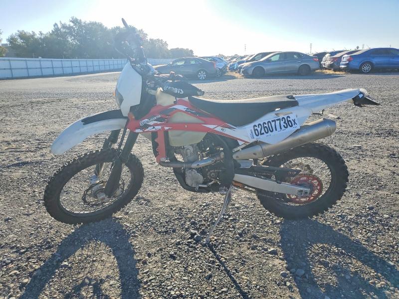 2014 Husqvarna Te VIN ZKHKCEDJ3EV000193 COPART salvage auction — FRONT END, Ca - Dis/Dlr/Exp Only Clean Title, sold $100 on 2026-07-28 (photo 3)