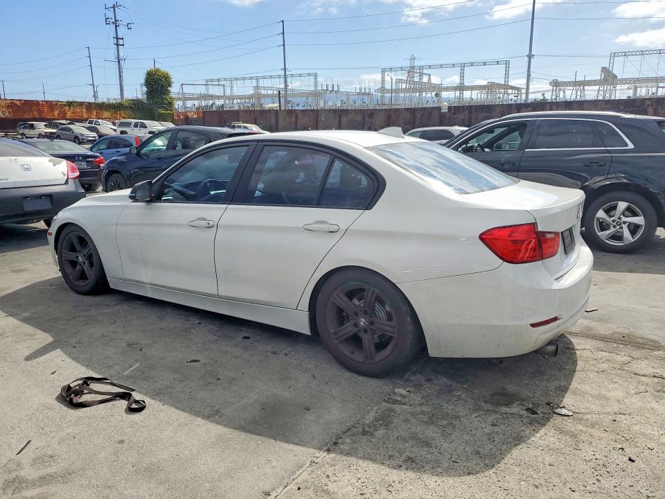 2015 BMW 3er VIN WBA3B1G56FNT07650 COPART salvage auction — FRONT END, Ca - Dis/Dlr/Exp Only Clean Title, sold $1,700 on 2026-07-22 (photo 2)