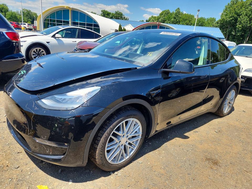 2021 Tesla Model y VIN 5YJYGAEE4MF229670 COPART salvage auction — FRONT END, CT - CERT OF TITLE-SALVAGE, sold $8,900 on 2026-07-23 (photo 1)