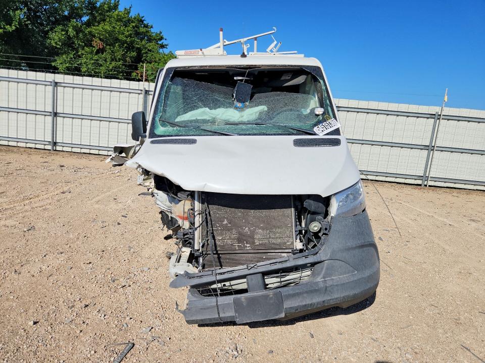 2023 Mercedes-benz Sprinter VIN W1Y4NBHY9PT121753 COPART salvage auction — FRONT END, Tx - Salvage Vehicle Title, sold $225 on 2026-07-29 (photo 5)