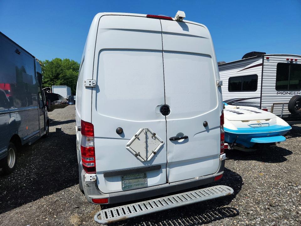 2012 Mercedes-benz Sprinter VIN WD3PE8CB2C5699984 COPART salvage auction — NORMAL WEAR, NJ - CERTIFICATE OF TITLE, sold $350 on 2026-07-16 (photo 6)