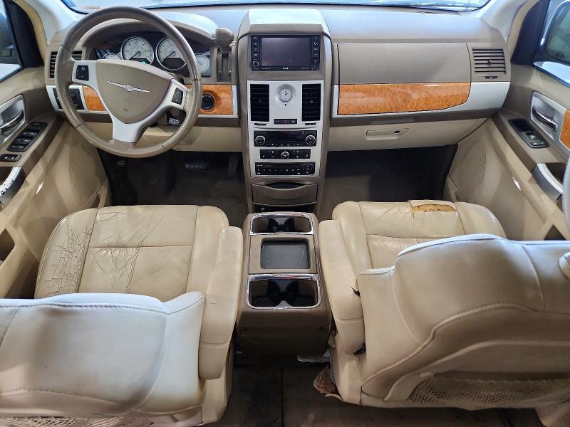 2010 Chrysler Town & country VIN 2A4RR6DX8AR239966 COPART salvage auction — MINOR DENT/SCRATCHES, MO - SALVAGE CERTIFICATE OF TITLE, sold $70 on 2026-07-28 (photo 8)
