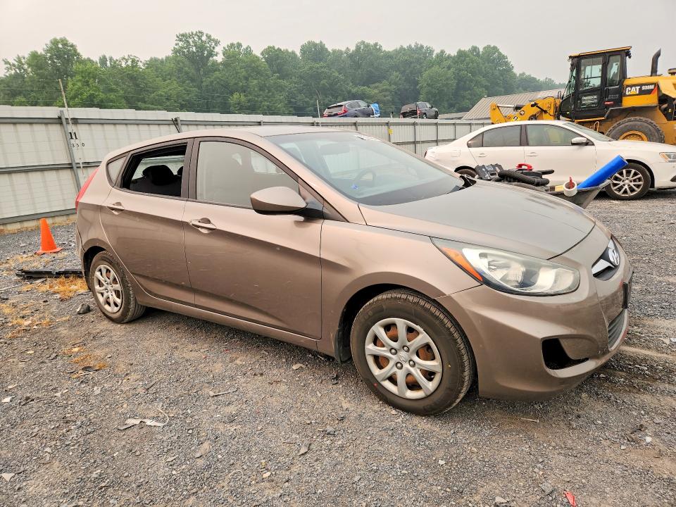 2012 Hyundai Accent VIN KMHCT5AE9CU034197 COPART salvage auction — VANDALISM, PA - CERTIFICATE OF SALVAGE, sold $250 on 2026-07-30 (photo 4)