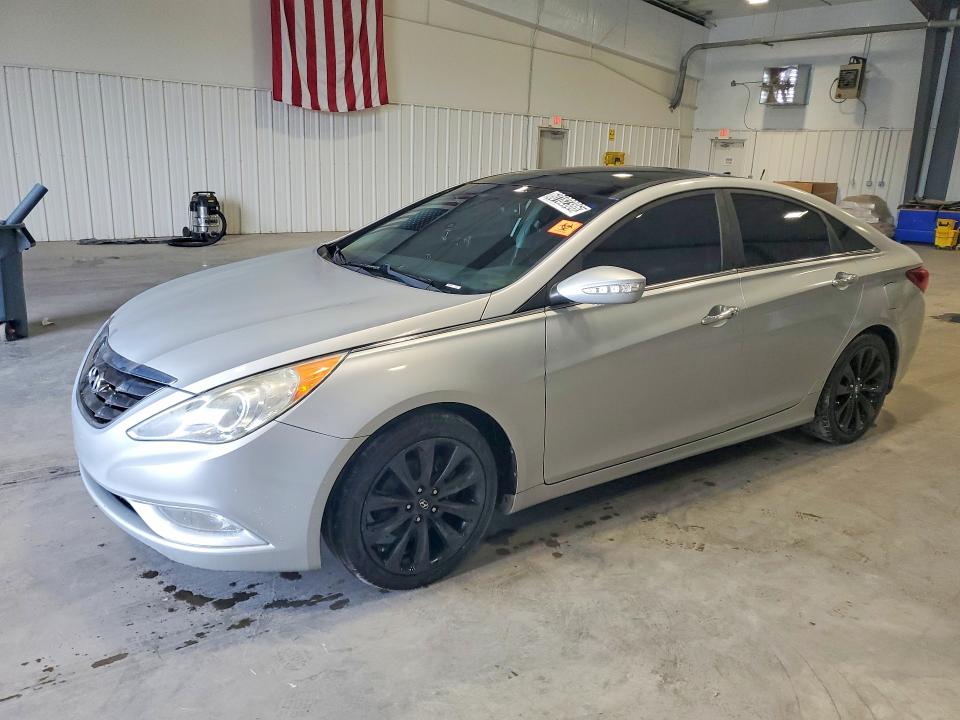 2013 Hyundai Sonata VIN 5NPEC4AB7DH801747 COPART salvage auction — MINOR DENT/SCRATCHES, SC - CERTIFICATE OF TITLE (P), sold $275 on 2026-07-28 (photo 1)