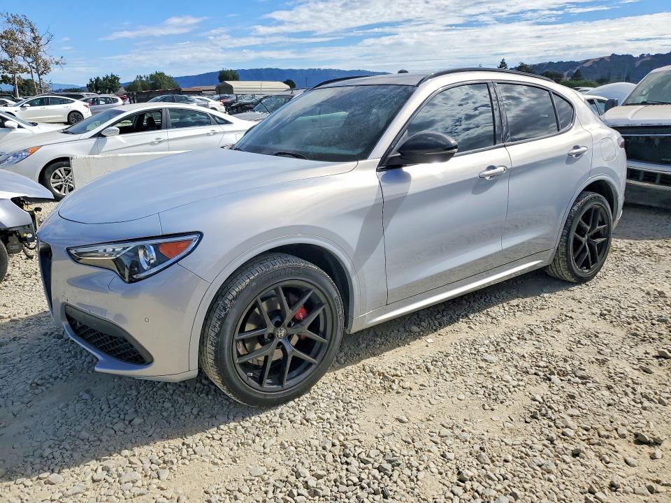 2021 Alfa romeo Stelvio VIN ZASPAKBN0M7D18950 — COPART salvage auction photo