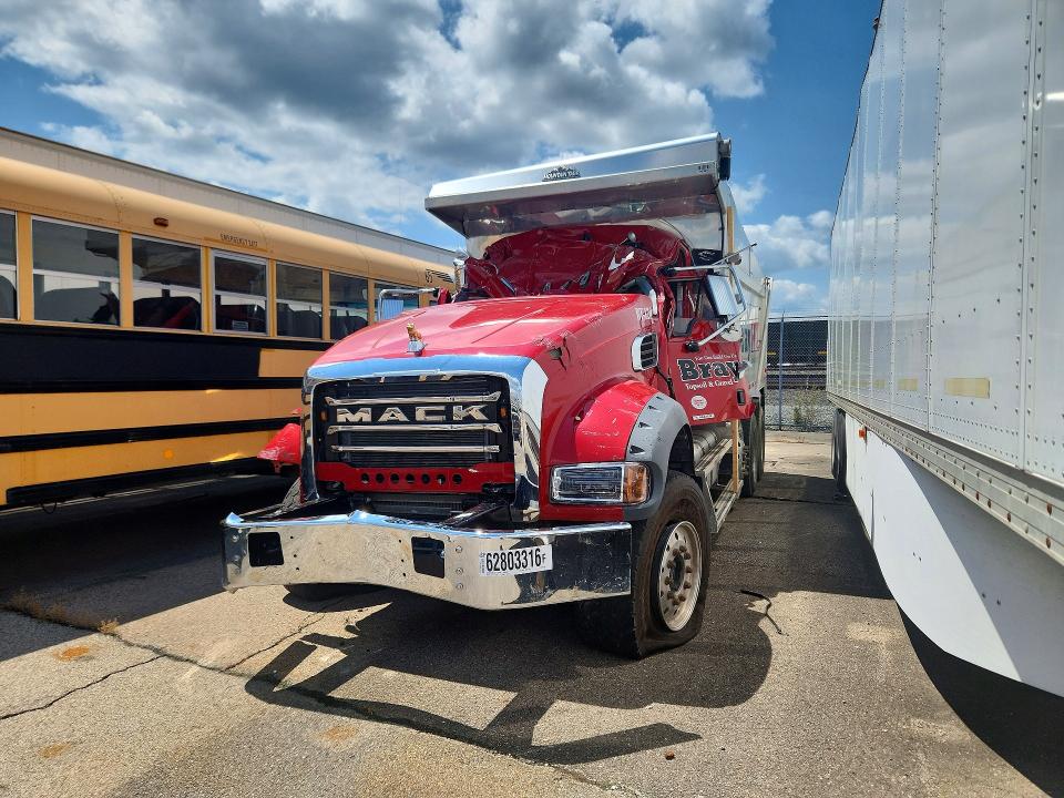 2026 Mack Granite VIN 1M2GR3NC0TM007239 — COPART salvage auction photo