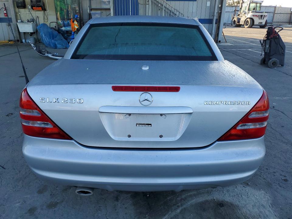 2001 Mercedes-benz Slk-class VIN WDBKK49F21F172755 COPART salvage auction — FRONT END, Ca - Salvage Certificate, sold $375 on 2026-07-20 (photo 6)