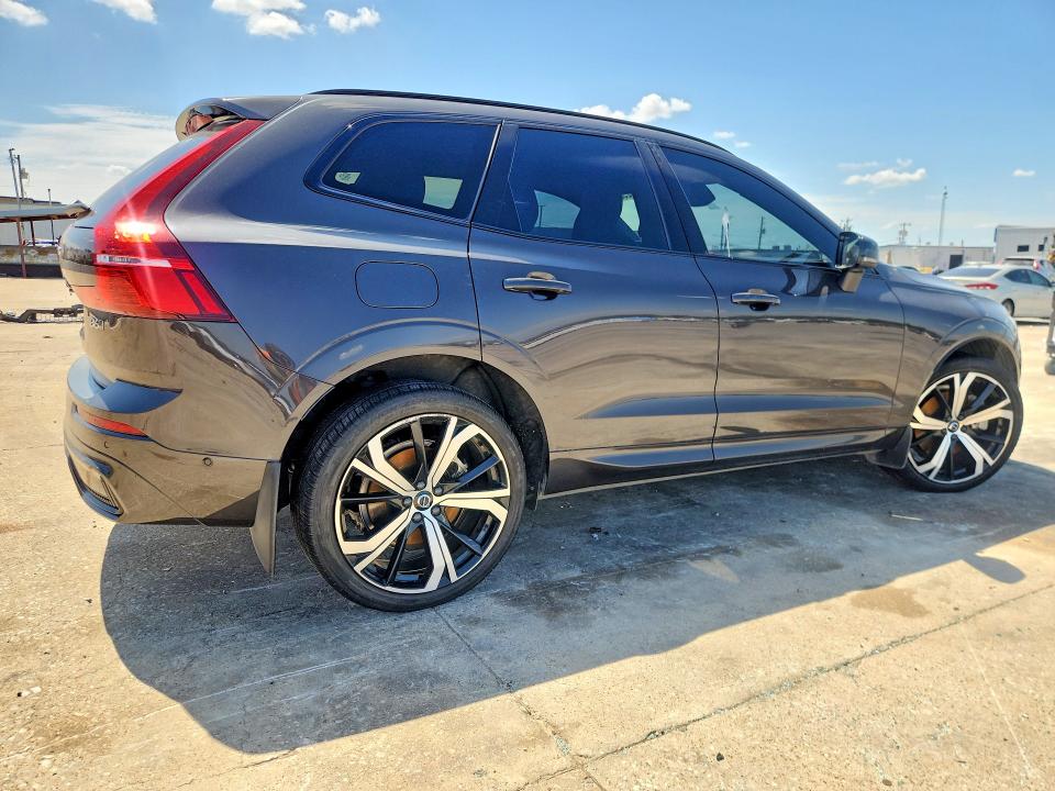 2022 Volvo Xc60 VIN YV4062RM8N1953876 COPART salvage auction — WATER/FLOOD, Salvage Title, sold $4,150 on 2026-07-27 (photo 3)