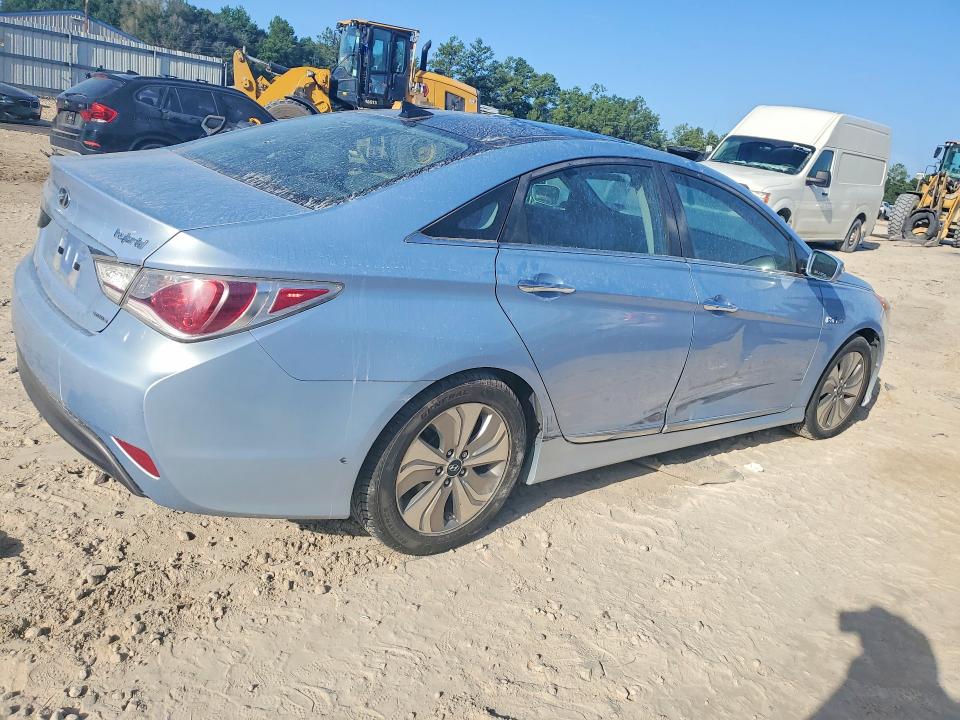 2014 Hyundai Sonata VIN KMHEC4A49EA104313 COPART salvage auction — SIDE, FL - CERT OF TITLE SLVG REBUILDABLE, sold $775 on 2026-07-17 (photo 3)