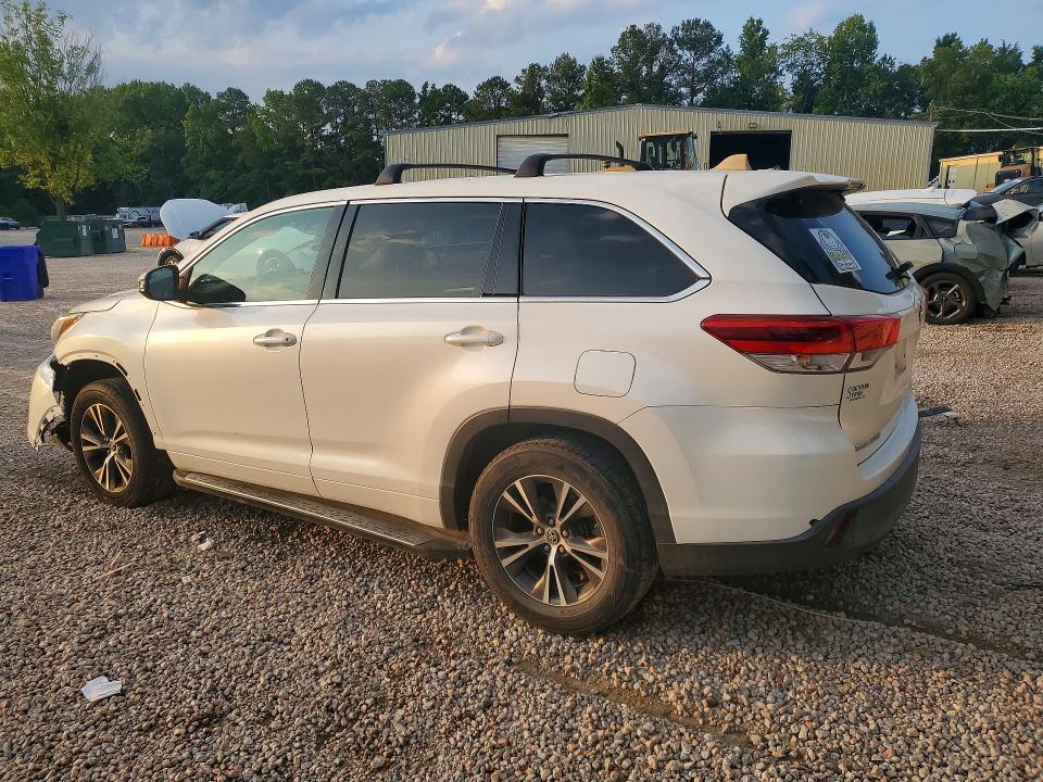 2017 Toyota Highlander VIN 5TDBZRFH4HS452610 COPART salvage auction — FRONT END, Nc - Salvage Certificate Of Title, sold $7,000 on 2026-08-21 (photo 2)