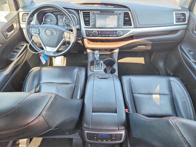 2019 Toyota Highlander VIN 5TDJZRFH4KS970378 COPART salvage auction — SIDE, Salvage Title, sold $225 on 2026-07-27 (photo 8)