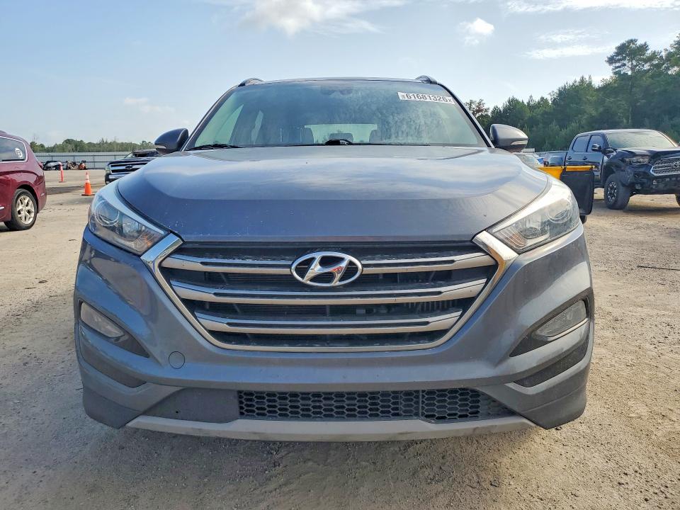2018 Hyundai Tucson VIN KM8J33A28JU750328 COPART salvage auction — MINOR DENT/SCRATCHES, SC - CERTIFICATE OF TITLE, sold $3,950 on 2026-07-27 (photo 5)
