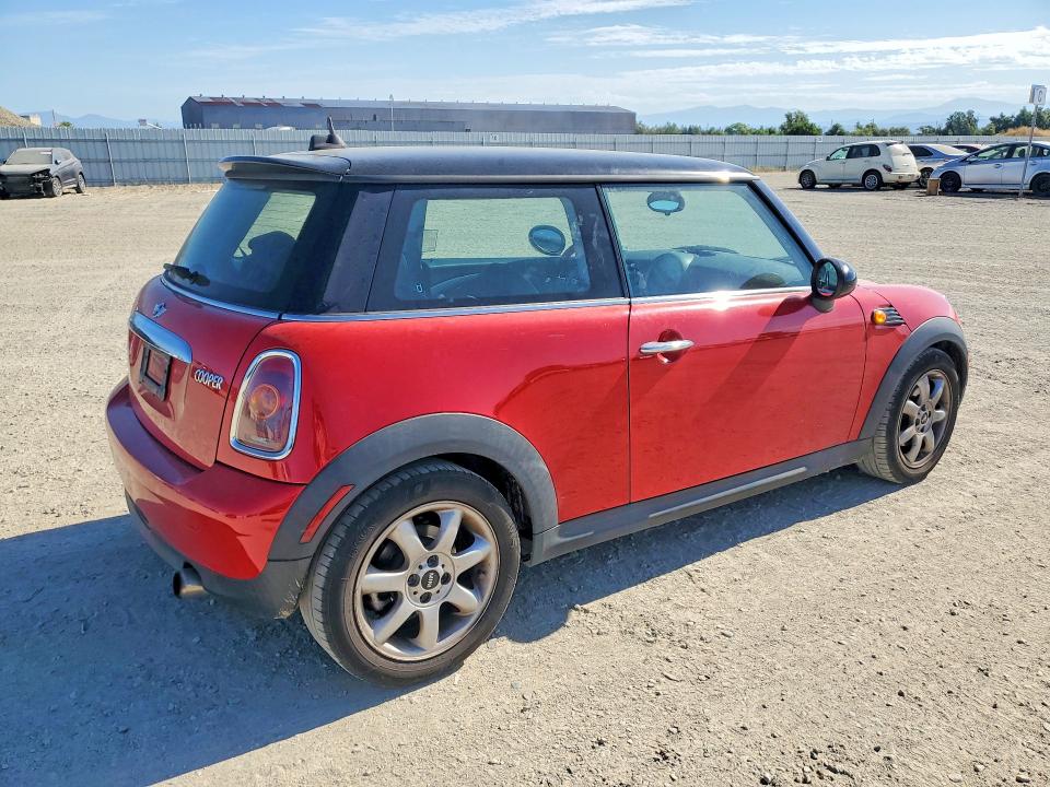 2010 Mini Cooper VIN WMWMF3C57ATZ23274 COPART salvage auction — MECHANICAL, Ca - Dis/Dlr/Exp Only Clean Title, sold $225 on 2026-07-31 (photo 3)
