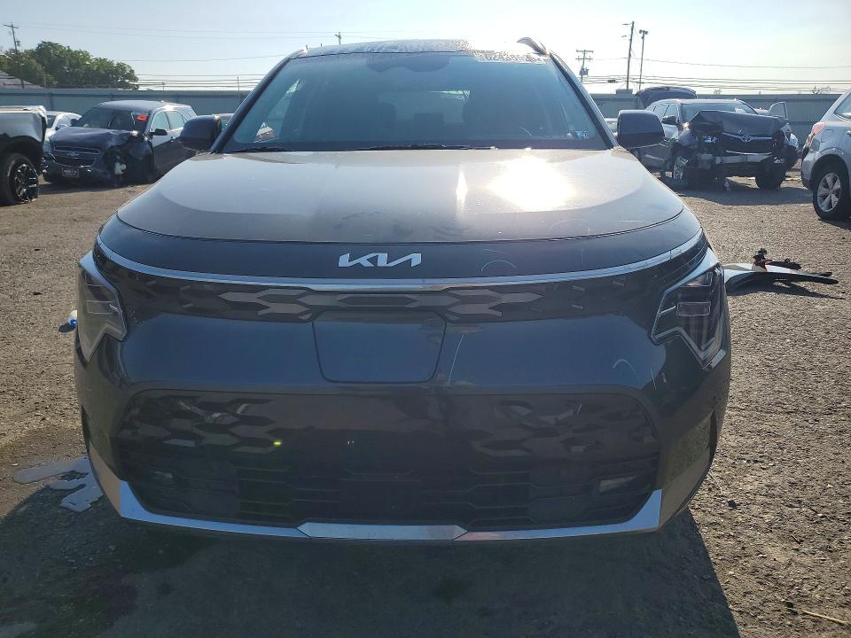 2025 Kia Niro VIN KNDCT3L16S5137332 COPART salvage auction — SIDE, Pa - Certificate Of Salvage, sold $12,700 on 2026-08-21 (photo 4)