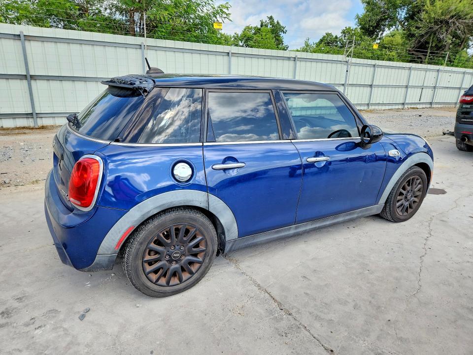2016 Mini Cooper VIN WMWXU3C51G2B63069 COPART salvage auction — MECHANICAL, Tx - Certificate Of Title, sold $300 on 2026-08-04 (photo 3)