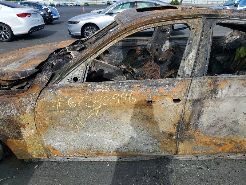 2017 BMW 3 series VIN WBA8B9C55HK676403 COPART salvage auction — BURN, CA - NON-REPAIRABLE VEHICLE CERT, sold $50 on 2026-08-17 (photo 7)
