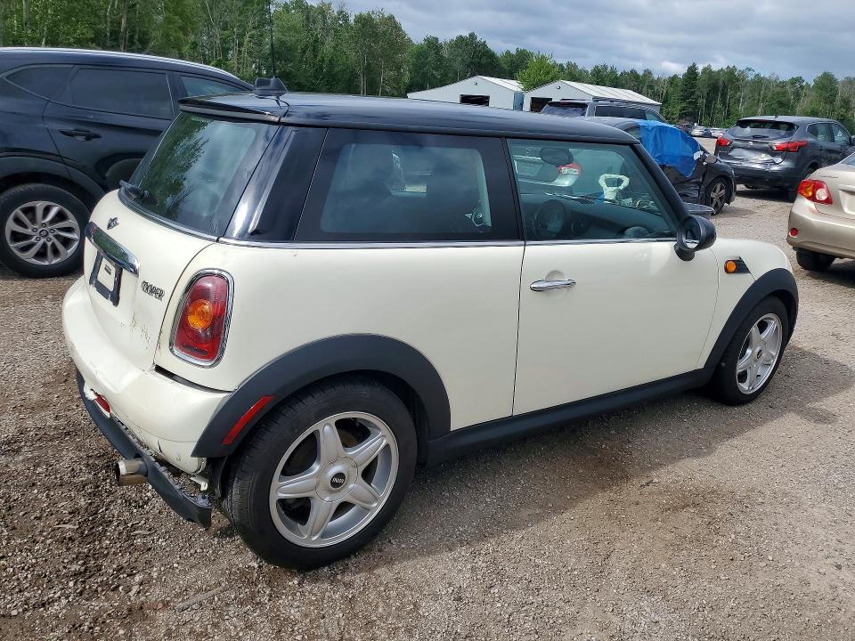 2009 Mini Cooper VIN WMWMF33529TT69735 COPART salvage auction — REAR END, ON - PERMIT NO BRAND - UNFIT, sold $825 on 2026-08-18 (photo 3)