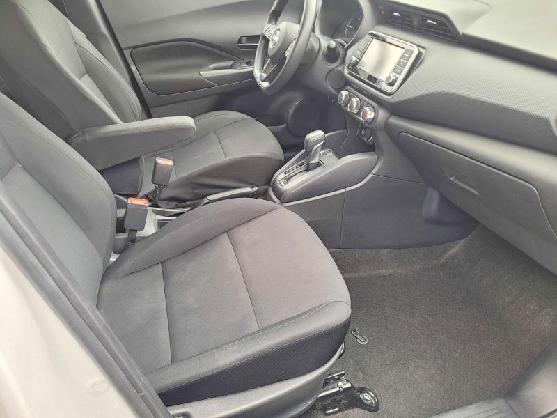 2023 Nissan Kicks VIN 3N1CP5BV8PL519229 COPART salvage auction — MINOR DENT/SCRATCHES, On - Permit No Brand - Unfit (P), sold $7,100 on 2026-07-28 (photo 5)