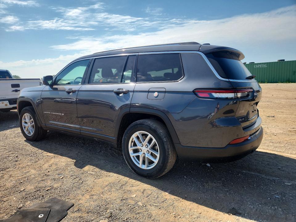 2023 Jeep Cherokee VIN 1C4RJKAG1P8855393 COPART salvage auction — SIDE, Salvage Title, sold $10,100 on 2026-09-15 (photo 2)