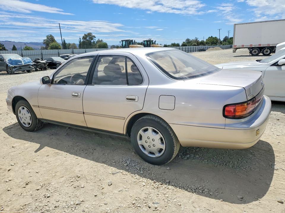 1994 Toyota Camry VIN JT2SK12E4R0268167 COPART salvage auction — MINOR DENT/SCRATCHES, CA - DLR/DIS/EXP ONLY SALVAGE TITLE, sold $1,200 on 2026-07-23 (photo 2)