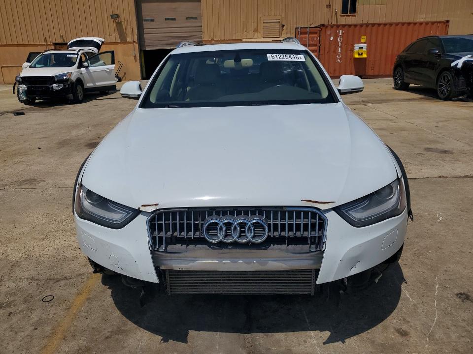 2013 Audi A4 allroad VIN WA1VFAFL2DA167577 COPART salvage auction — NORMAL WEAR, SC - CERTIFICATE OF TITLE (P), sold $300 on 2026-07-31 (photo 5)