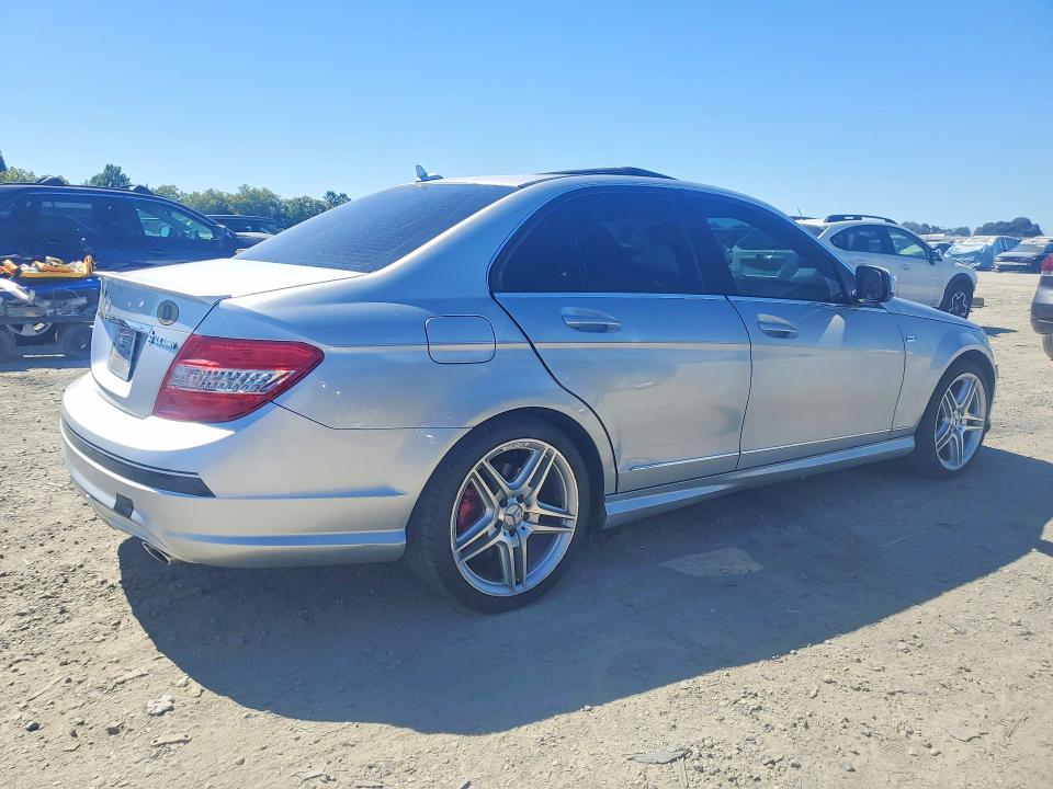 2008 Mercedes-benz C class VIN WDDGF56X38F033376 COPART salvage auction — MINOR DENT/SCRATCHES, Ca - Dis/Dlr/Exp Clean W/Salv Hist (P), sold $900 on 2026-08-13 (photo 3)