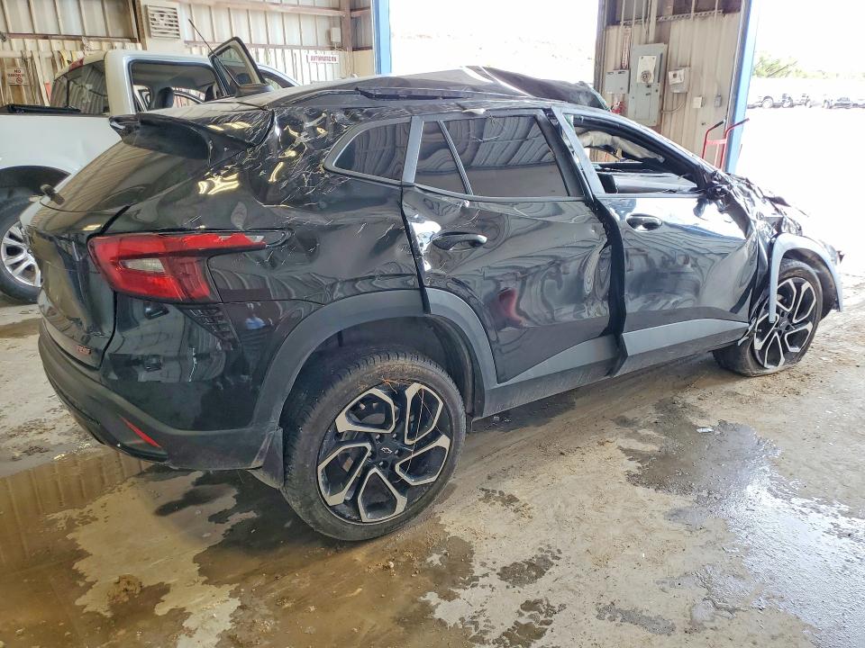 2025 Chevrolet Trax VIN KL77LJEP4SC193155 COPART salvage auction — ROLLOVER, TX - CERTIFICATE OF TITLE, sold $625 on 2026-07-31 (photo 3)