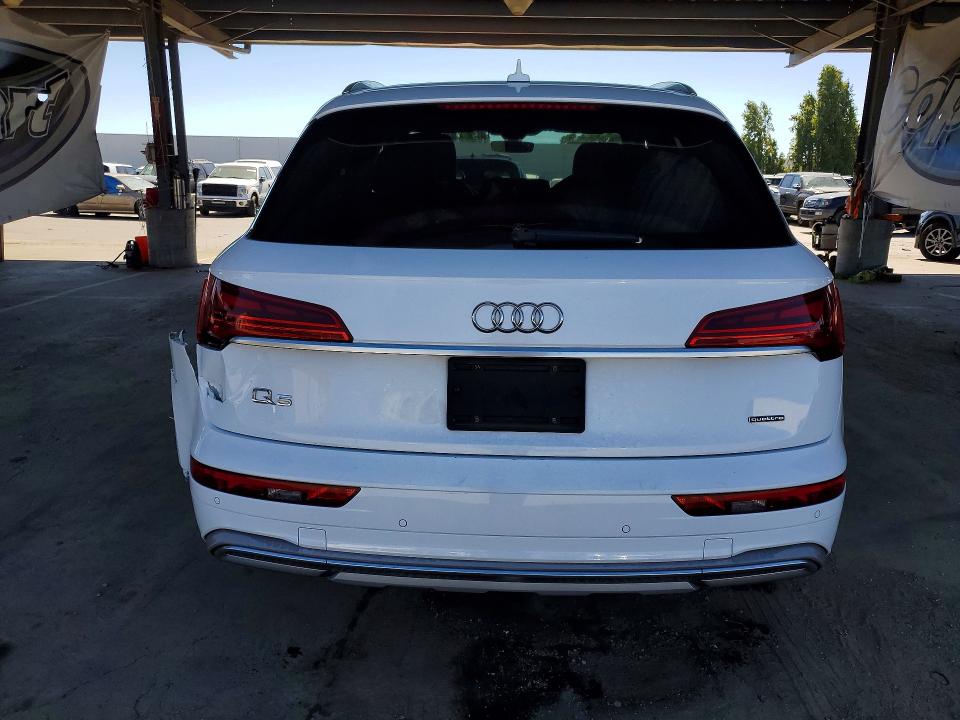 2021 Audi Q5 VIN WA1BAAFY4M2109574 COPART salvage auction — SIDE, CA - SALVAGE CERTIFICATE, sold $8,300 on 2026-08-25 (photo 6)
