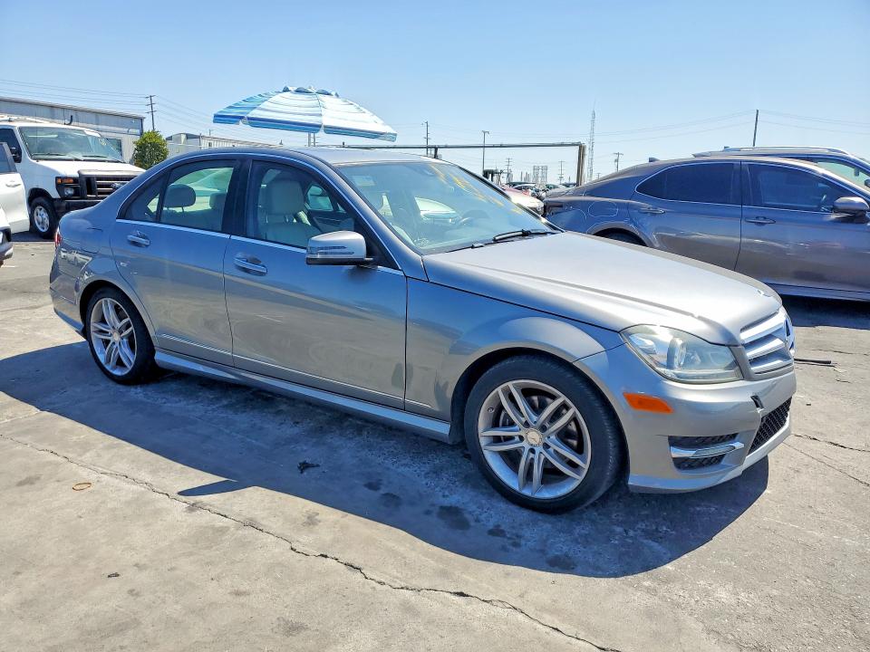 2014 Mercedes-benz C-klasse VIN WDDGF4HB0EA965961 COPART salvage auction — NORMAL WEAR, Ca - Salvage Certificate, sold $3,650 on 2026-08-14 (photo 4)