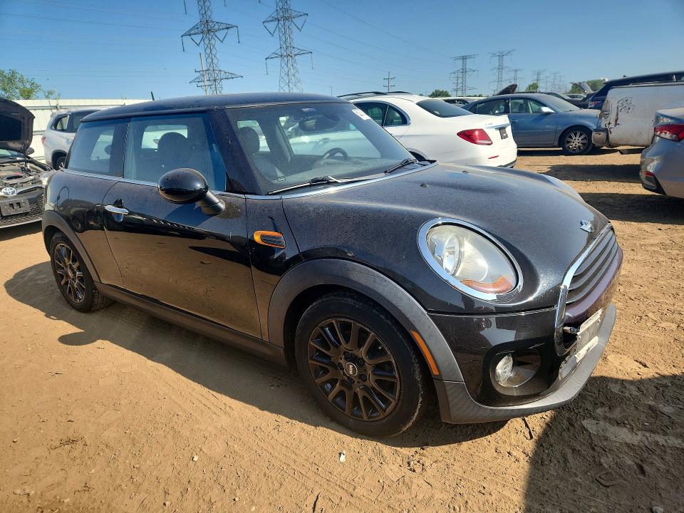2016 Mini Cooper VIN WMWXP5C5XGT740045 COPART salvage auction — WATER/FLOOD, Il - Cert Of Title-Flood, sold $300 on 2026-08-18 (photo 4)