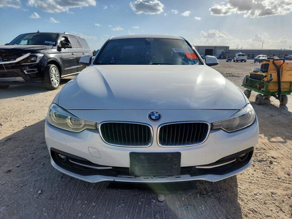 2018 BMW VIN WBA8B9C52JAE22114 COPART salvage auction — WATER/FLOOD, Tx - Salvage Title-Flood Damage, sold $2,250 on 2026-08-06 (photo 5)