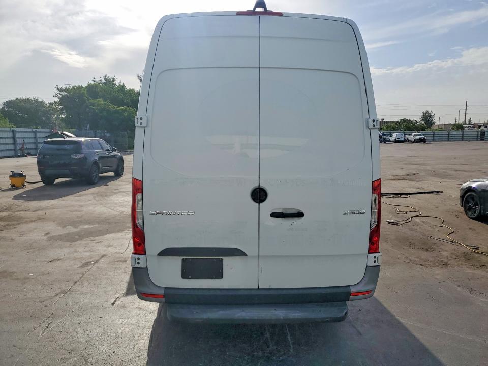 2022 Mercedes-benz Sprinter VIN W1Y4ECHY9NT082357 COPART salvage auction — MECHANICAL, FL - CERTIFICATE OF TITLE (P), sold $10,300 on 2026-07-28 (photo 6)