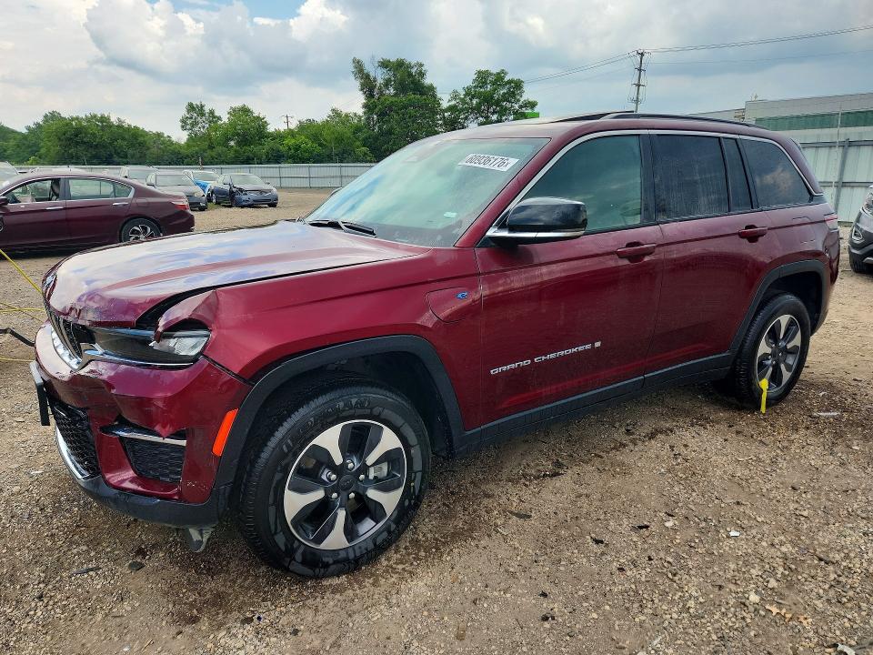 2024 Jeep Cherokee VIN 1C4RJYB64RC117435 COPART salvage auction — FRONT END, Il - Certificate Of Title, sold $20,300 on 2026-09-11 (photo 1)