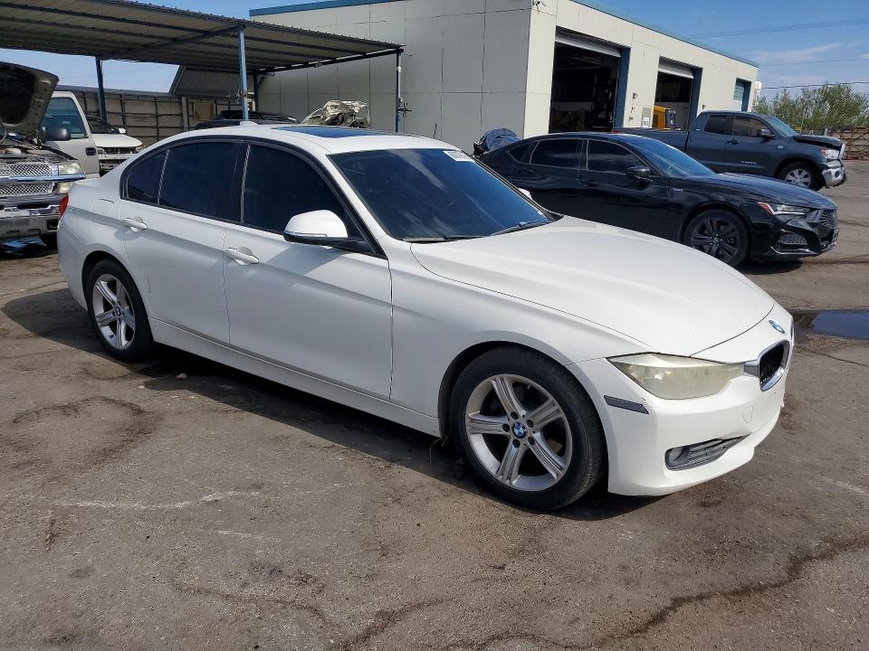 2014 BMW VIN WBA3A5C57EP601996 COPART salvage auction — MINOR DENT/SCRATCHES, Nm - Certificate Of Title, sold $425 on 2026-08-14 (photo 4)